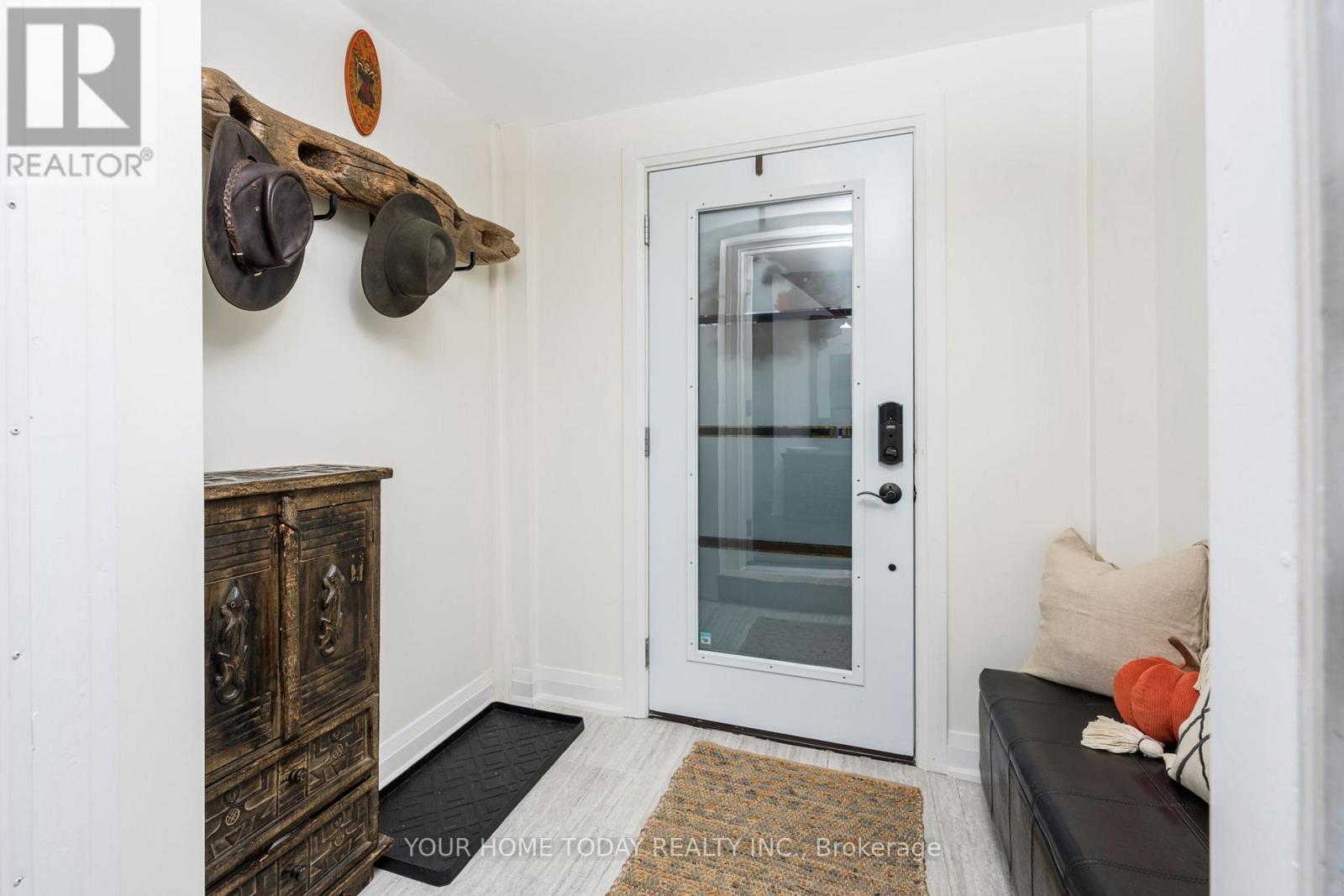 190 Main Street S, Halton Hills, Ontario  L7G 3E9 - Photo 5 - W12777280