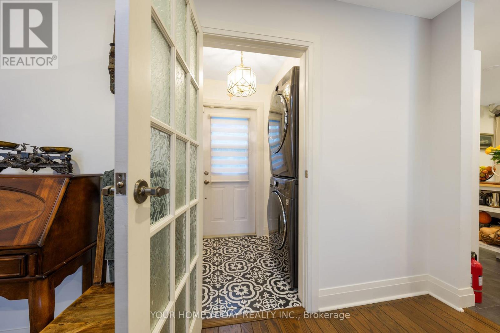 190 Main Street S, Halton Hills, Ontario  L7G 3E9 - Photo 8 - W12777280