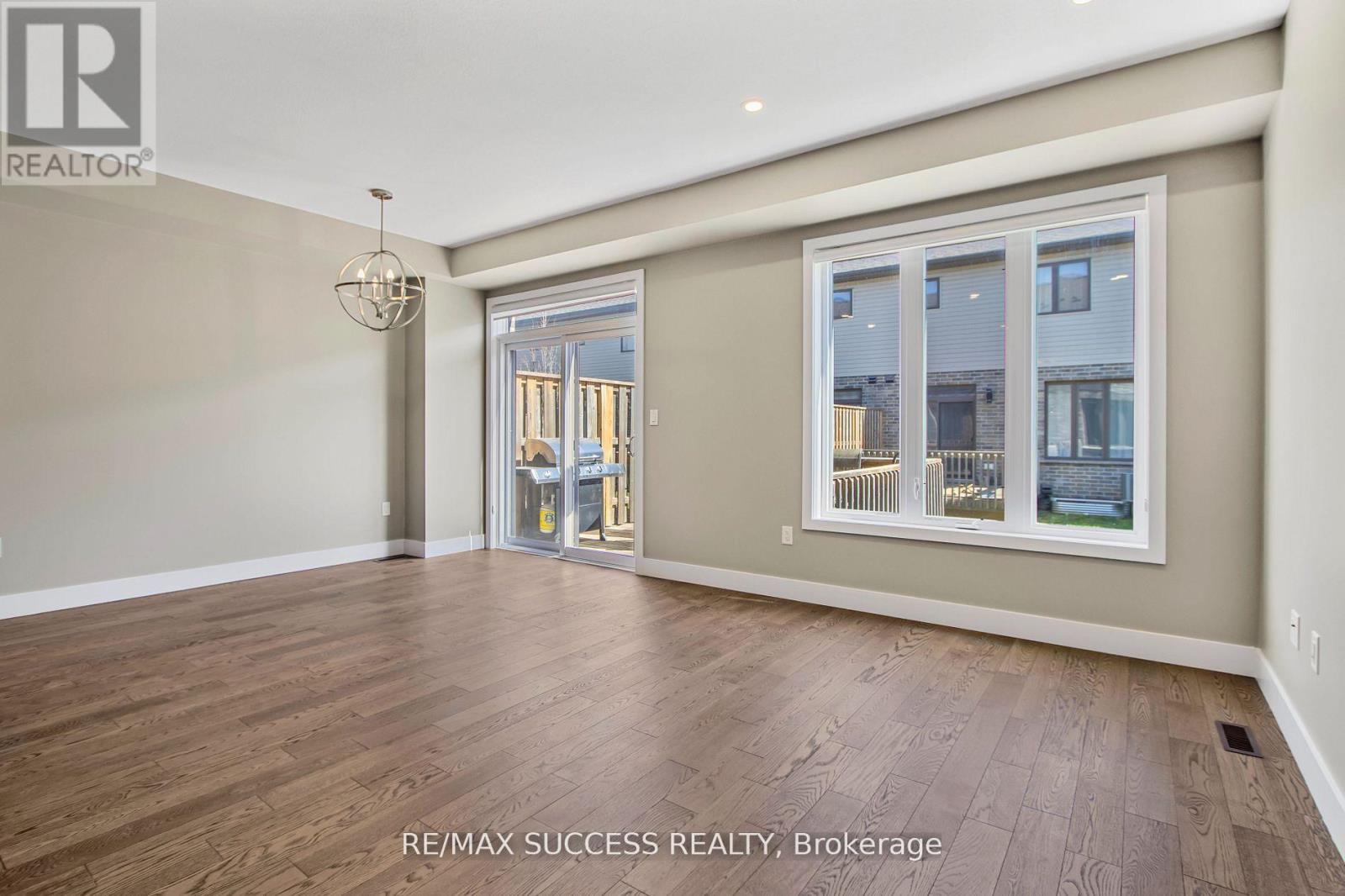 85 - 1960 Dalmagarry Road, London North, Ontario  N6G 0T8 - Photo 4 - X12777254