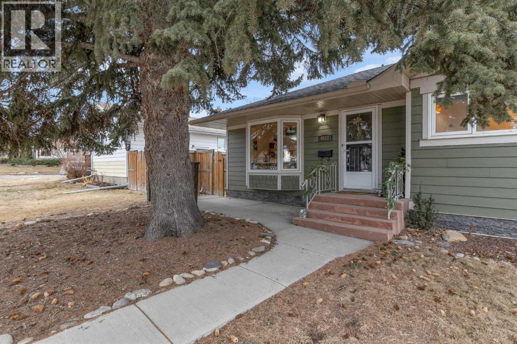 4512 41 Avenue Sw, Calgary, Alberta  T3E 1G7 - Photo 3 - A2283757