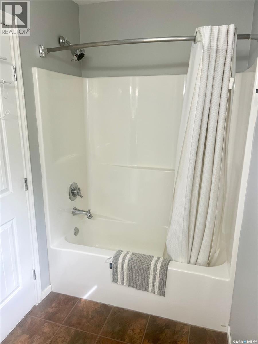 408 Oldroyd Drive, Good Spirit Lake, Saskatchewan  S0A 0L0 - Photo 28 - SK028323