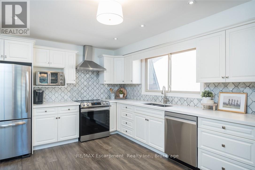 45 Amberwood Street, Hamilton, Ontario  L8J 1J1 - Photo 17 - X12777302