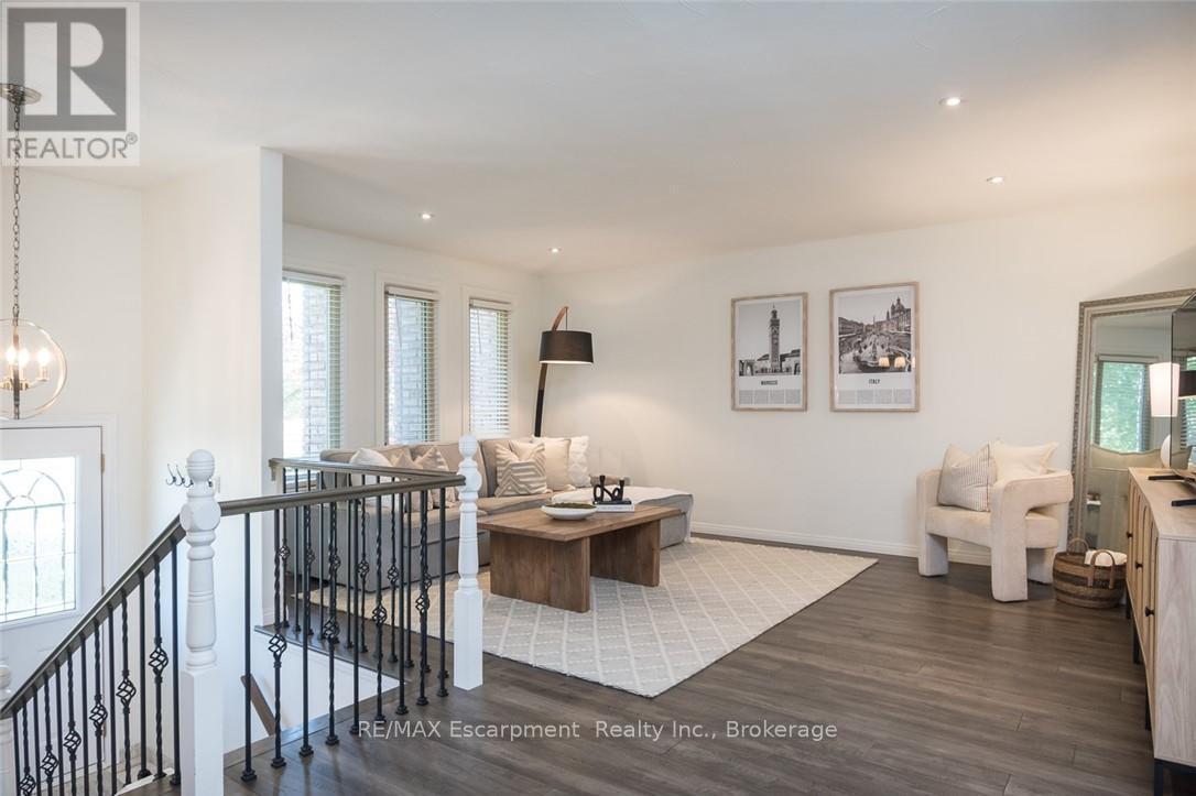 45 Amberwood Street, Hamilton, Ontario  L8J 1J1 - Photo 3 - X12777302