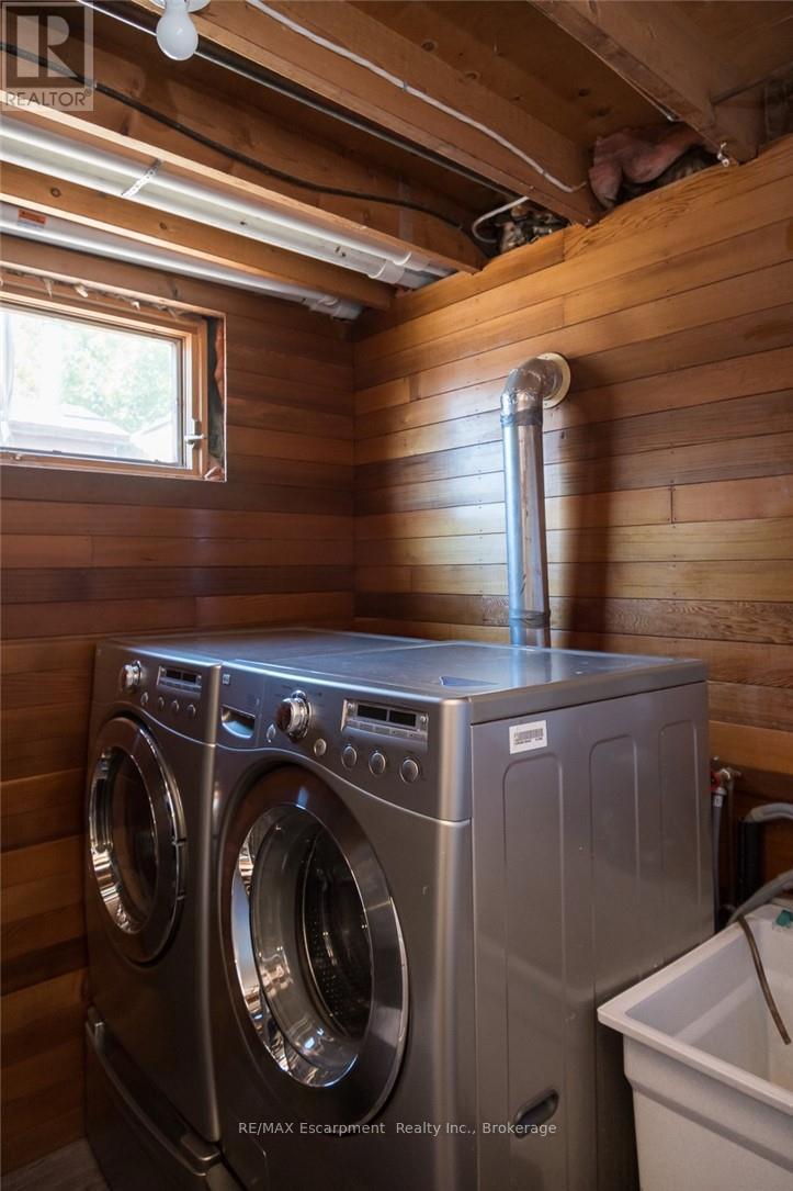 45 Amberwood Street, Hamilton, Ontario  L8J 1J1 - Photo 32 - X12777302