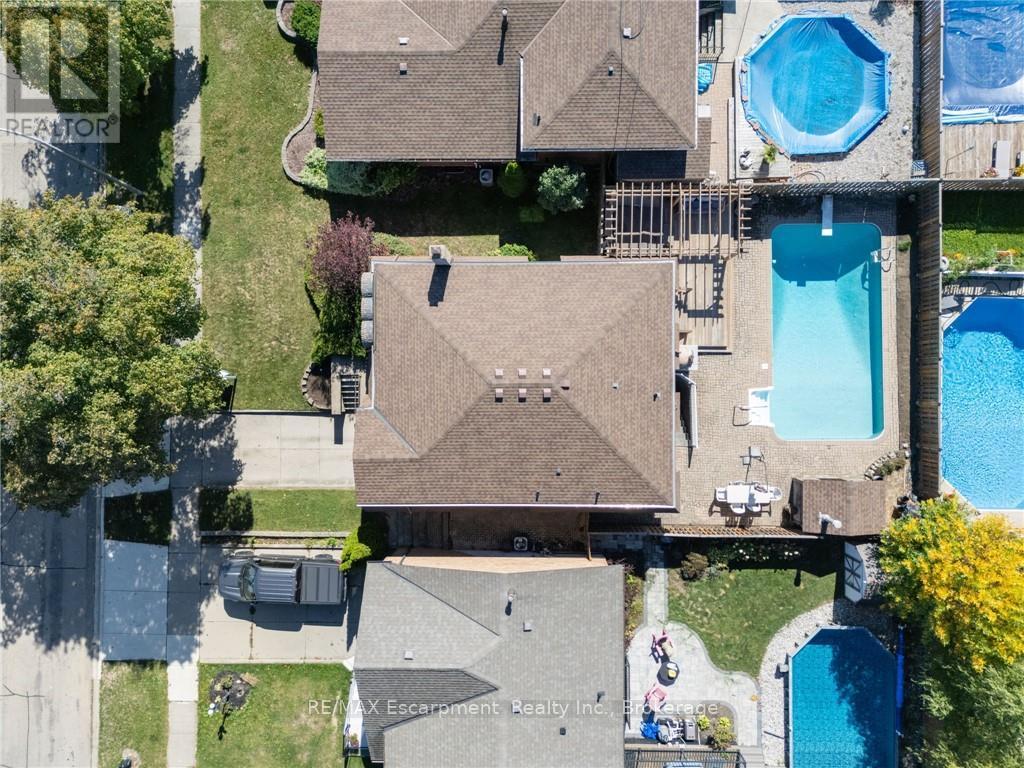 45 Amberwood Street, Hamilton, Ontario  L8J 1J1 - Photo 37 - X12777302