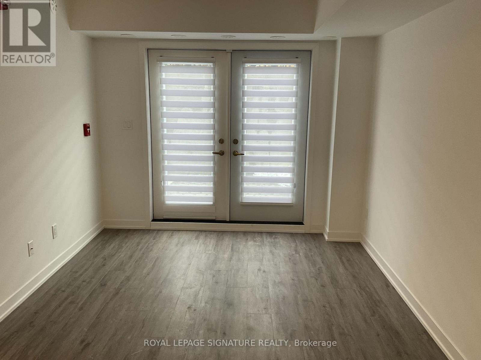 4 - 16 Marquette Avenue, Toronto, Ontario  M6A 1X9 - Photo 5 - C12775684