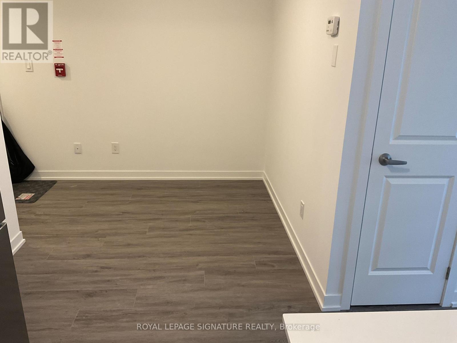 4 - 16 Marquette Avenue, Toronto, Ontario  M6A 1X9 - Photo 8 - C12775684