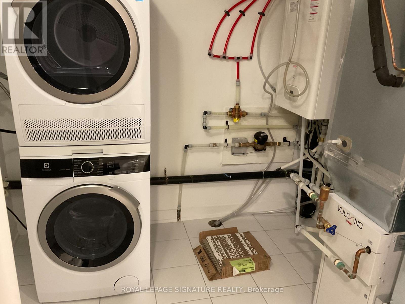 4 - 16 Marquette Avenue, Toronto, Ontario  M6A 1X9 - Photo 10 - C12775684