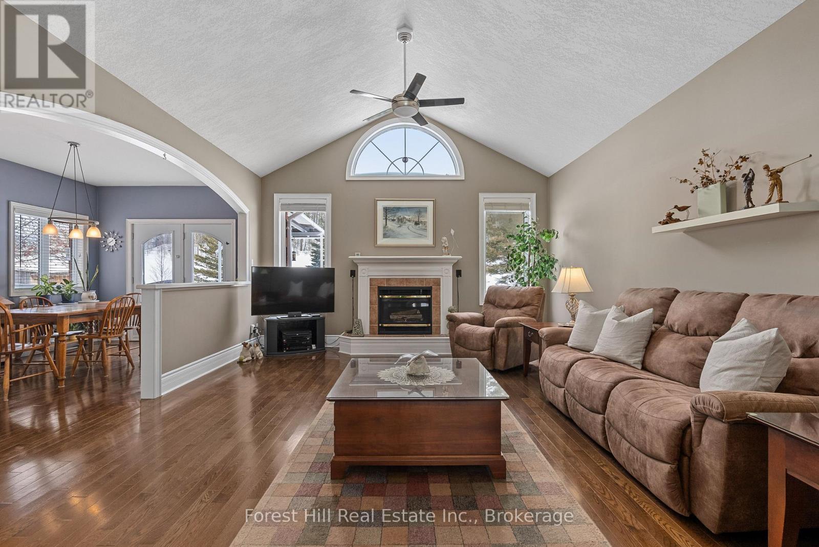 74 Wasaga Sands Drive, Wasaga Beach, Ontario  L9Z 1J4 - Photo 3 - S12777370