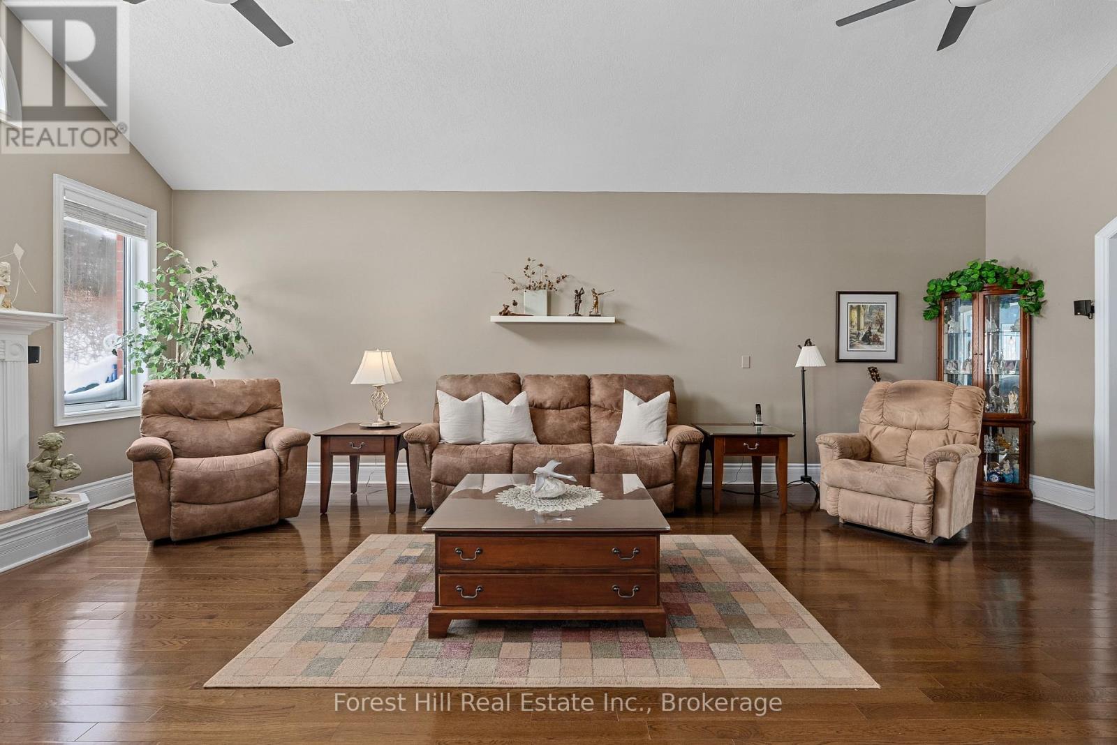 74 Wasaga Sands Drive, Wasaga Beach, Ontario  L9Z 1J4 - Photo 4 - S12777370