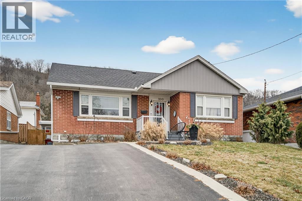 100 Ferndale Avenue, Hamilton, Ontario  L8K 4L6 - Photo 1 - 40798287