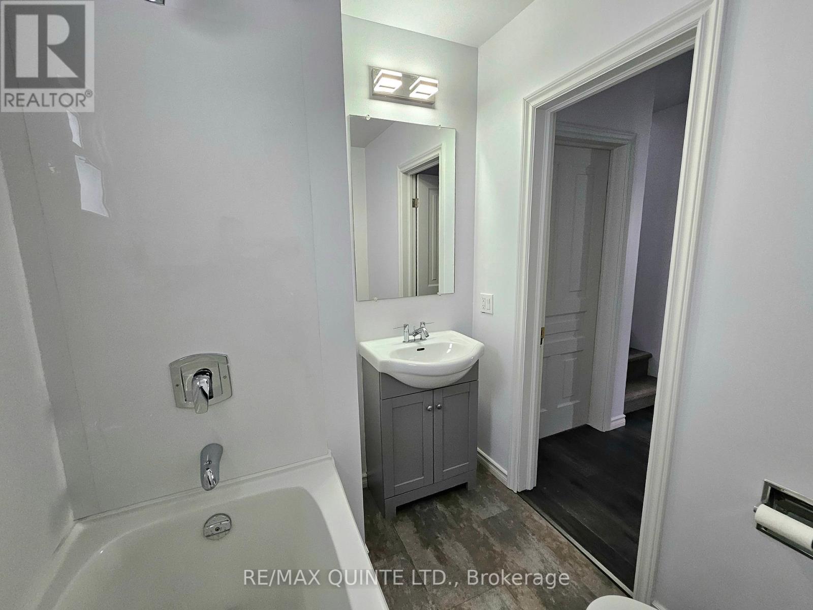 181 Burnham Street, Belleville (Belleville Ward), Ontario  K8N 3S1 - Photo 12 - X12777400