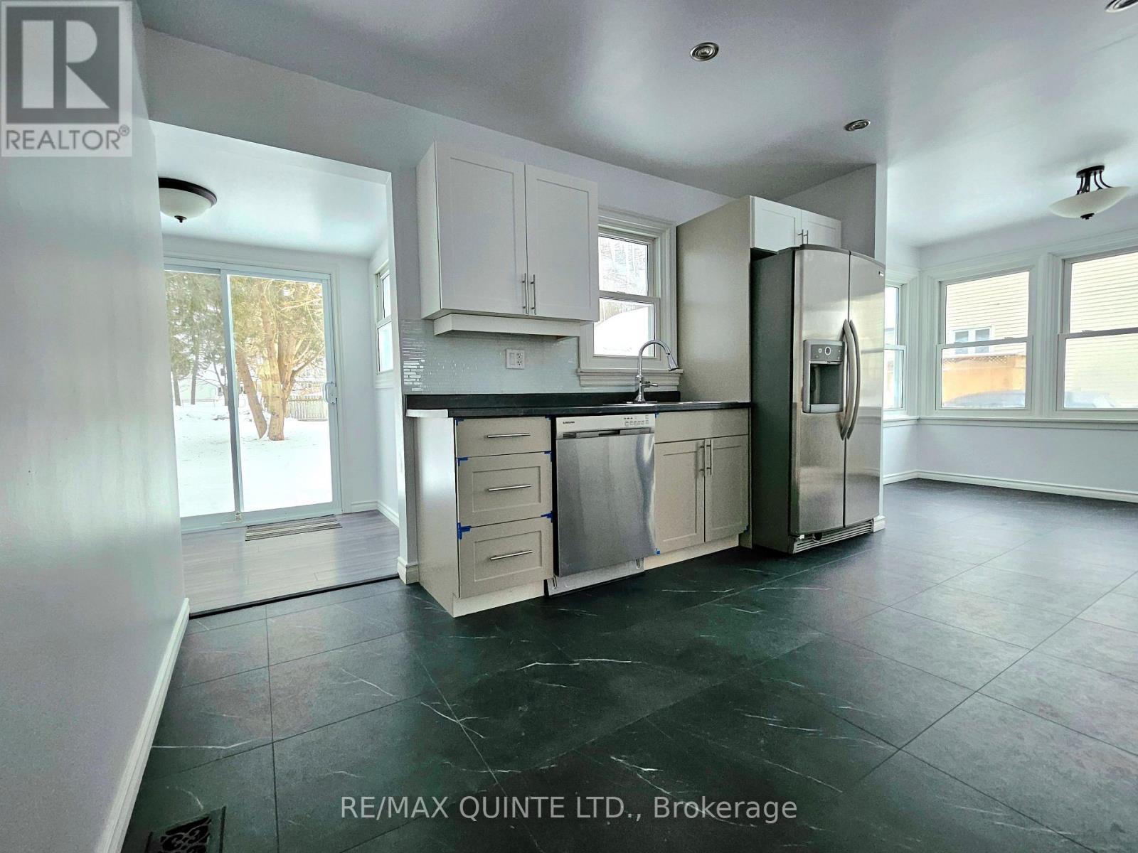 181 Burnham Street, Belleville (Belleville Ward), Ontario  K8N 3S1 - Photo 14 - X12777400