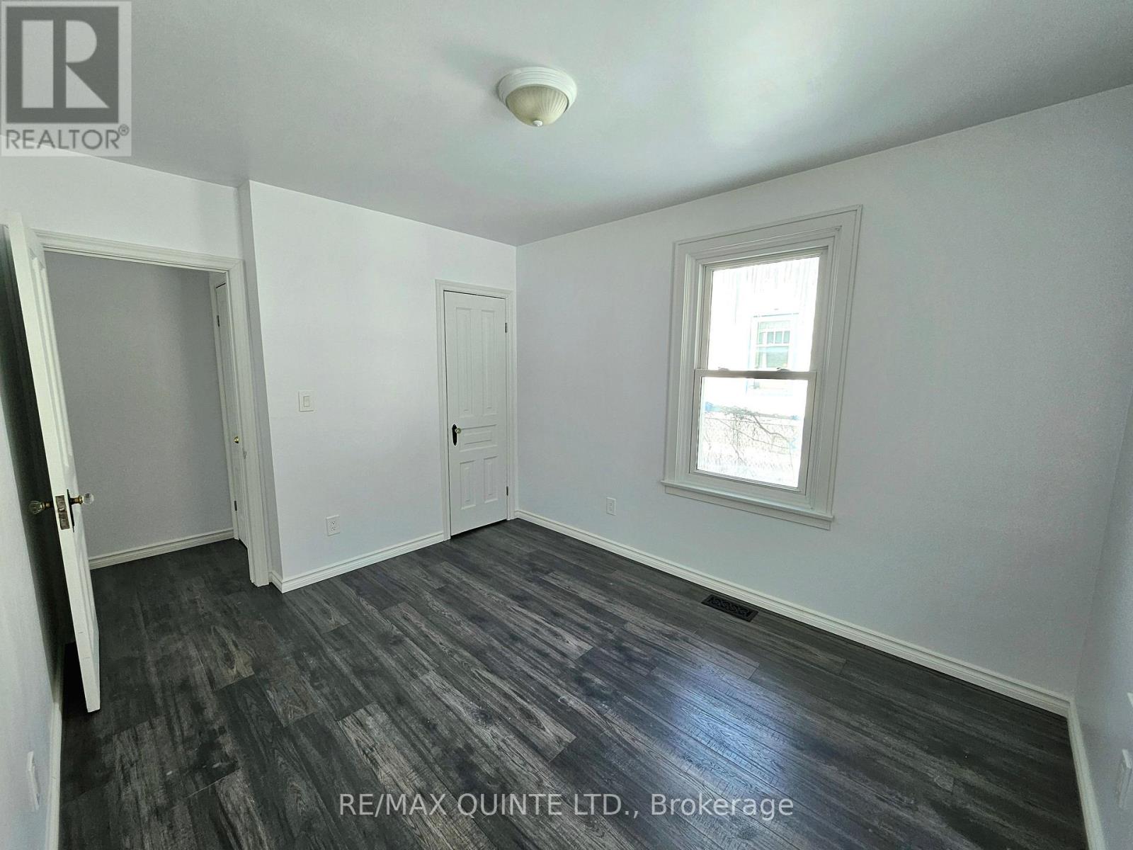 181 Burnham Street, Belleville (Belleville Ward), Ontario  K8N 3S1 - Photo 4 - X12777400