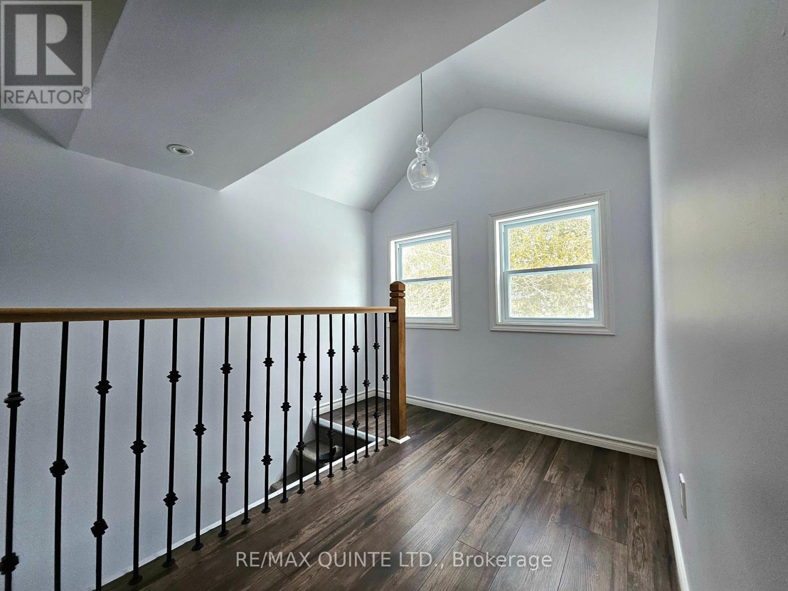 181 Burnham Street, Belleville (Belleville Ward), Ontario  K8N 3S1 - Photo 9 - X12777400