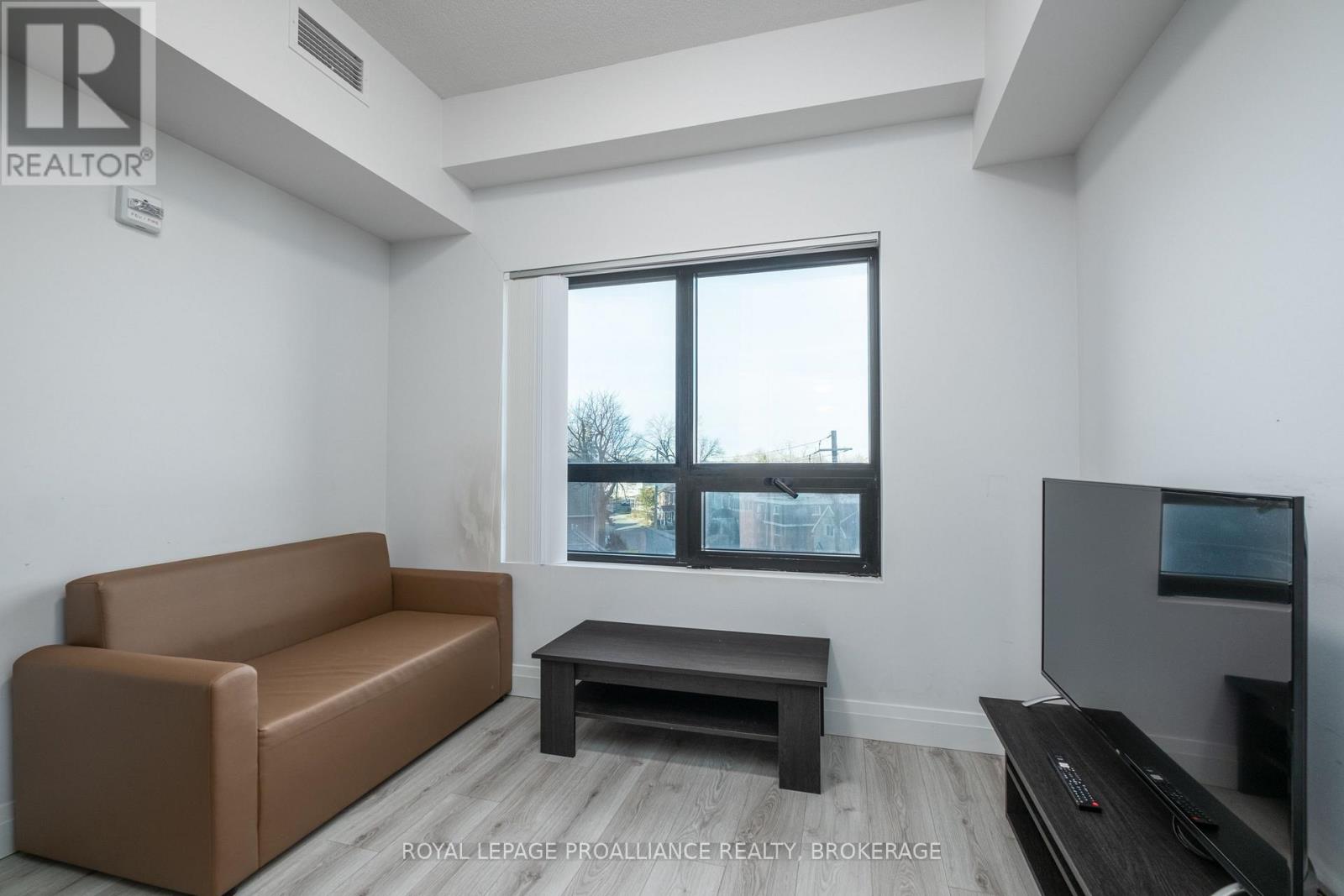 415 - 652 Princess Street, Kingston (Central City East), Ontario  K7L 1E5 - Photo 11 - X12777312