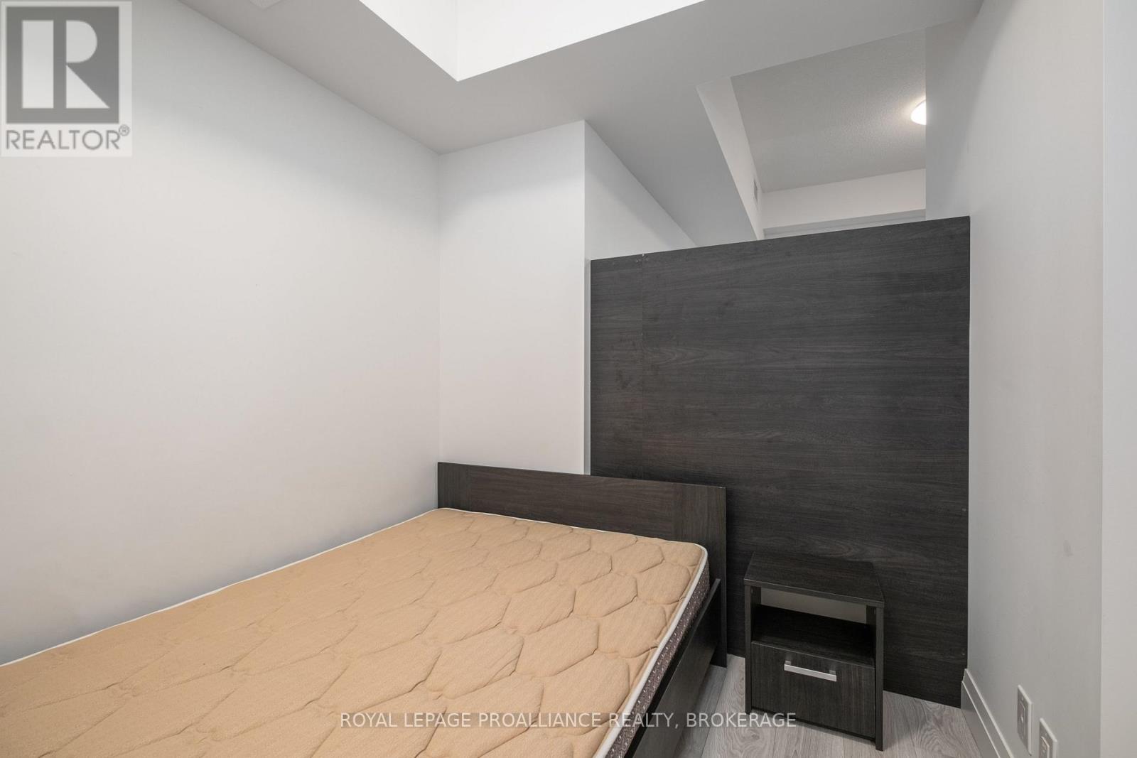 415 - 652 Princess Street, Kingston (Central City East), Ontario  K7L 1E5 - Photo 8 - X12777312