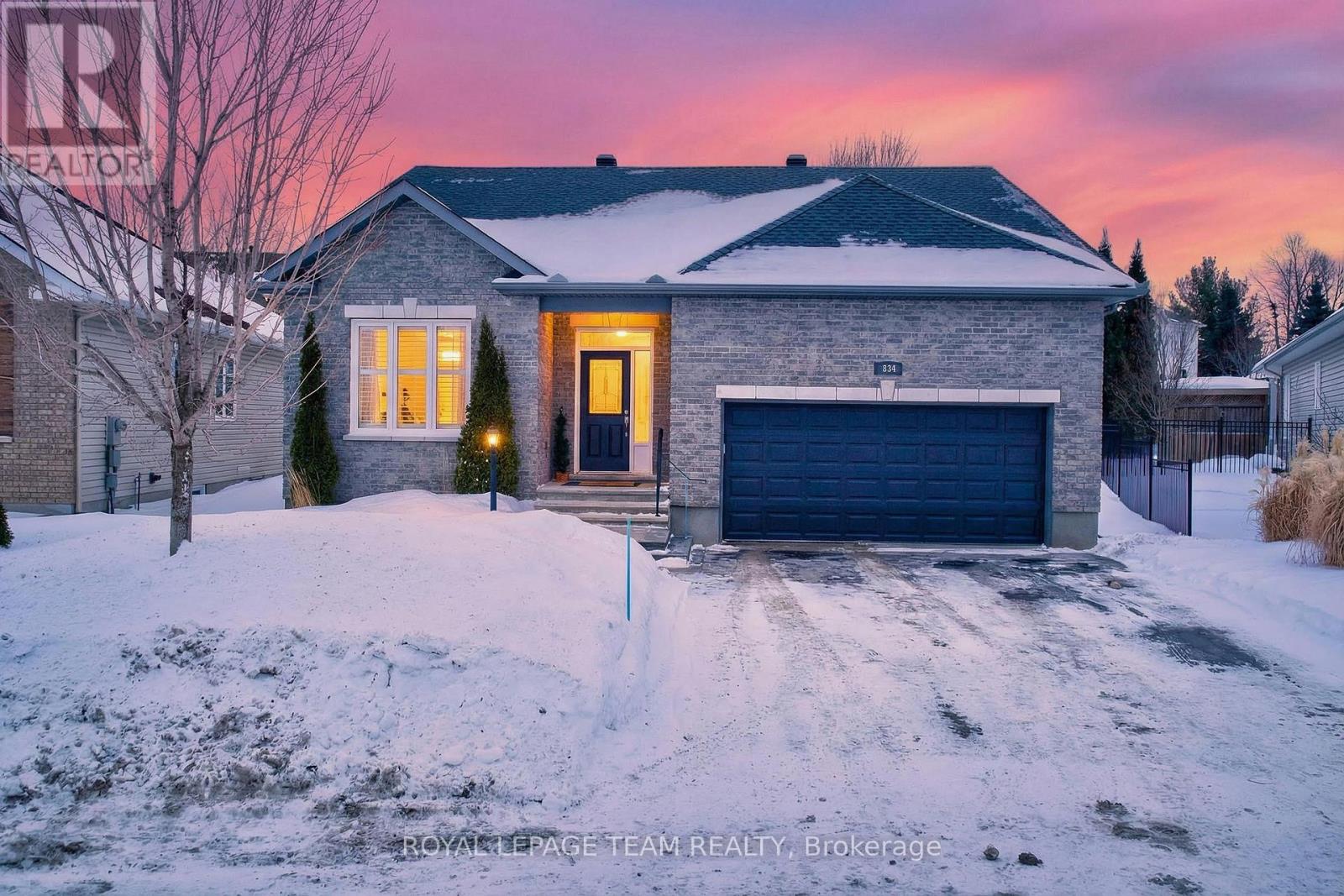 834 Rockson Crescent, Ottawa, Ontario  K2S 0S6 - Photo 2 - X12777382