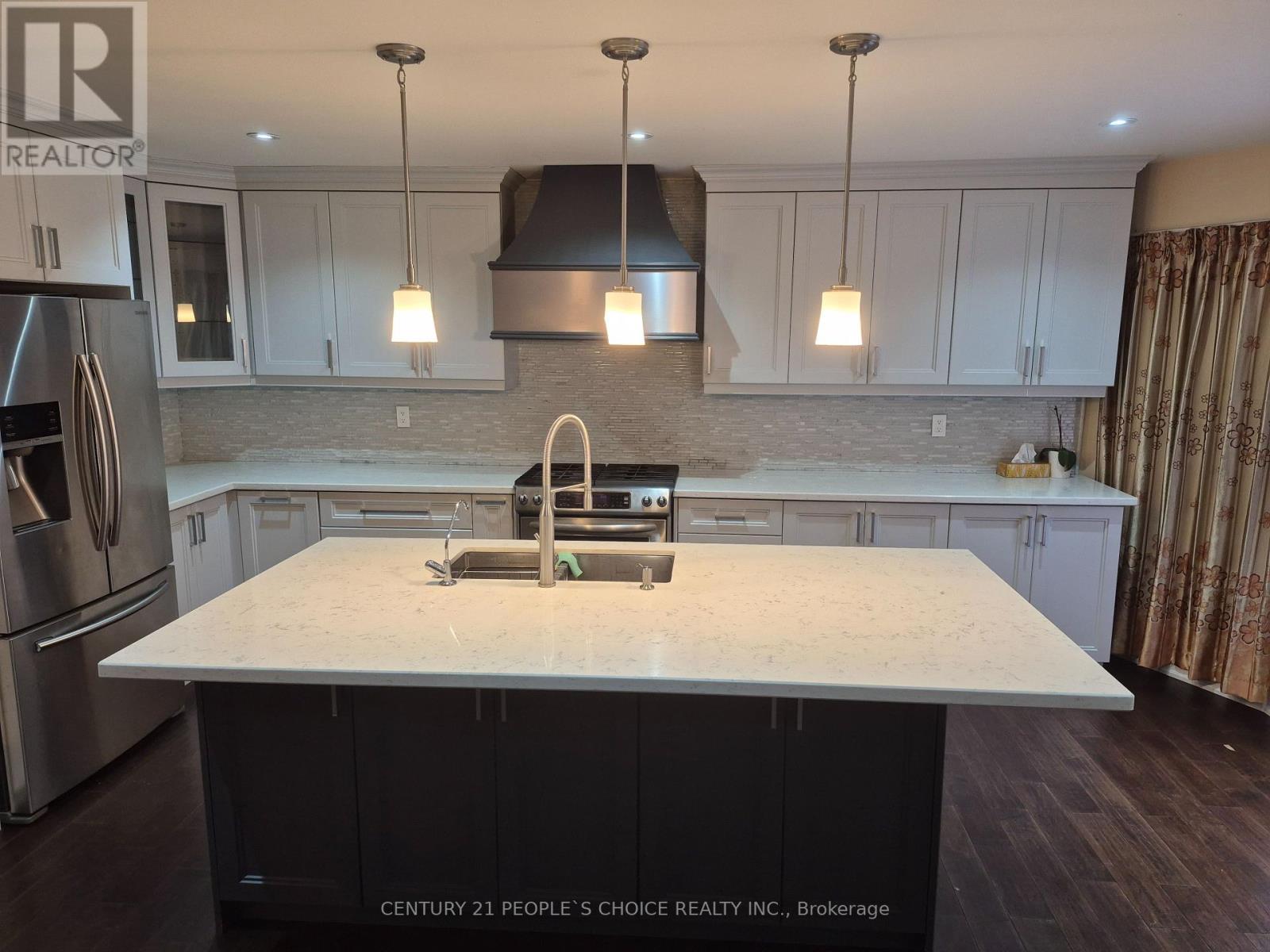 4554 Willow Creek Drive, Mississauga, Ontario  L5V 1G7 - Photo 8 - W12777174