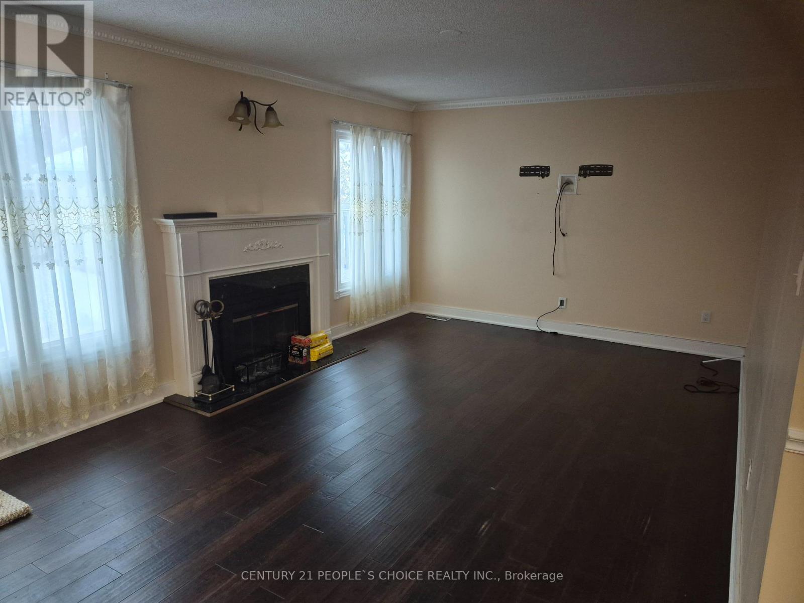 4554 Willow Creek Drive, Mississauga, Ontario  L5V 1G7 - Photo 5 - W12777174