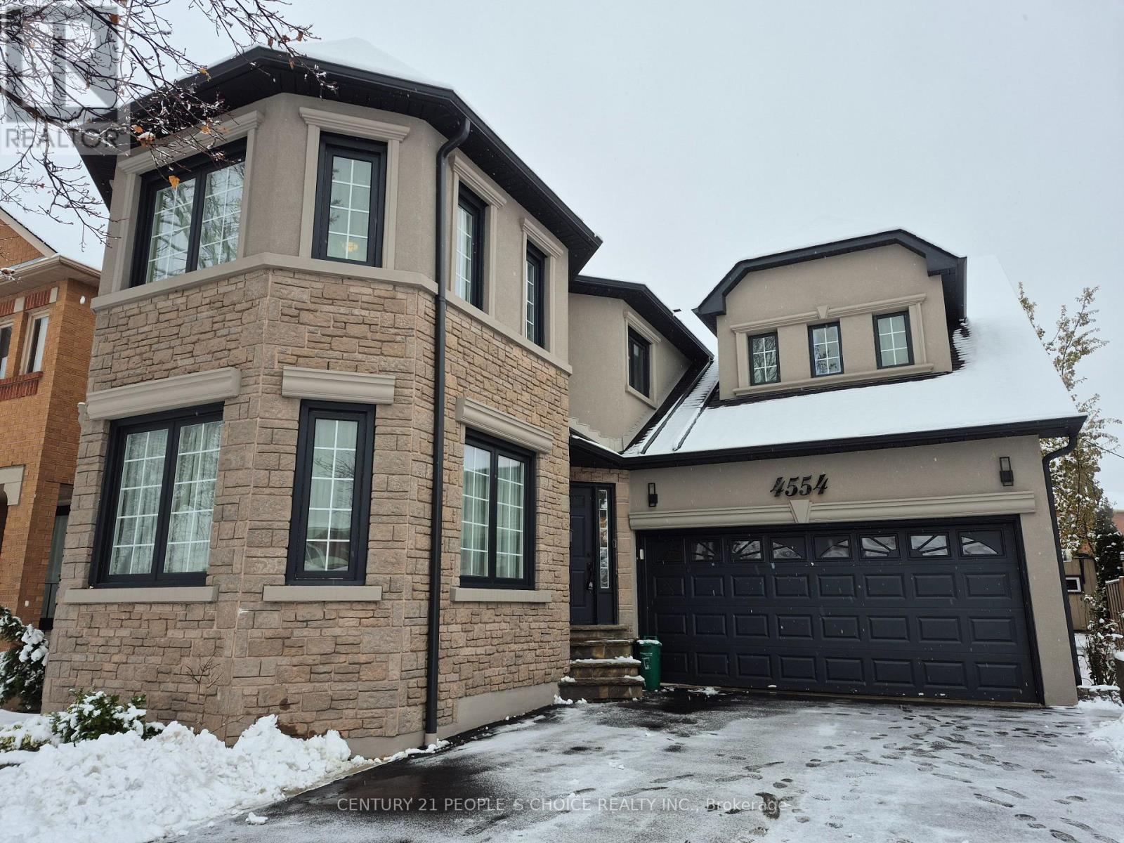 4554 Willow Creek Drive, Mississauga, Ontario  L5V 1G7 - Photo 2 - W12777174