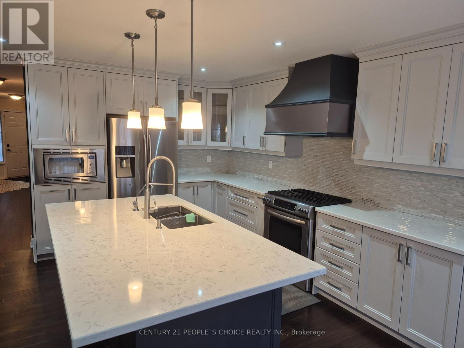 4554 Willow Creek Drive, Mississauga, Ontario  L5V 1G7 - Photo 7 - W12777174