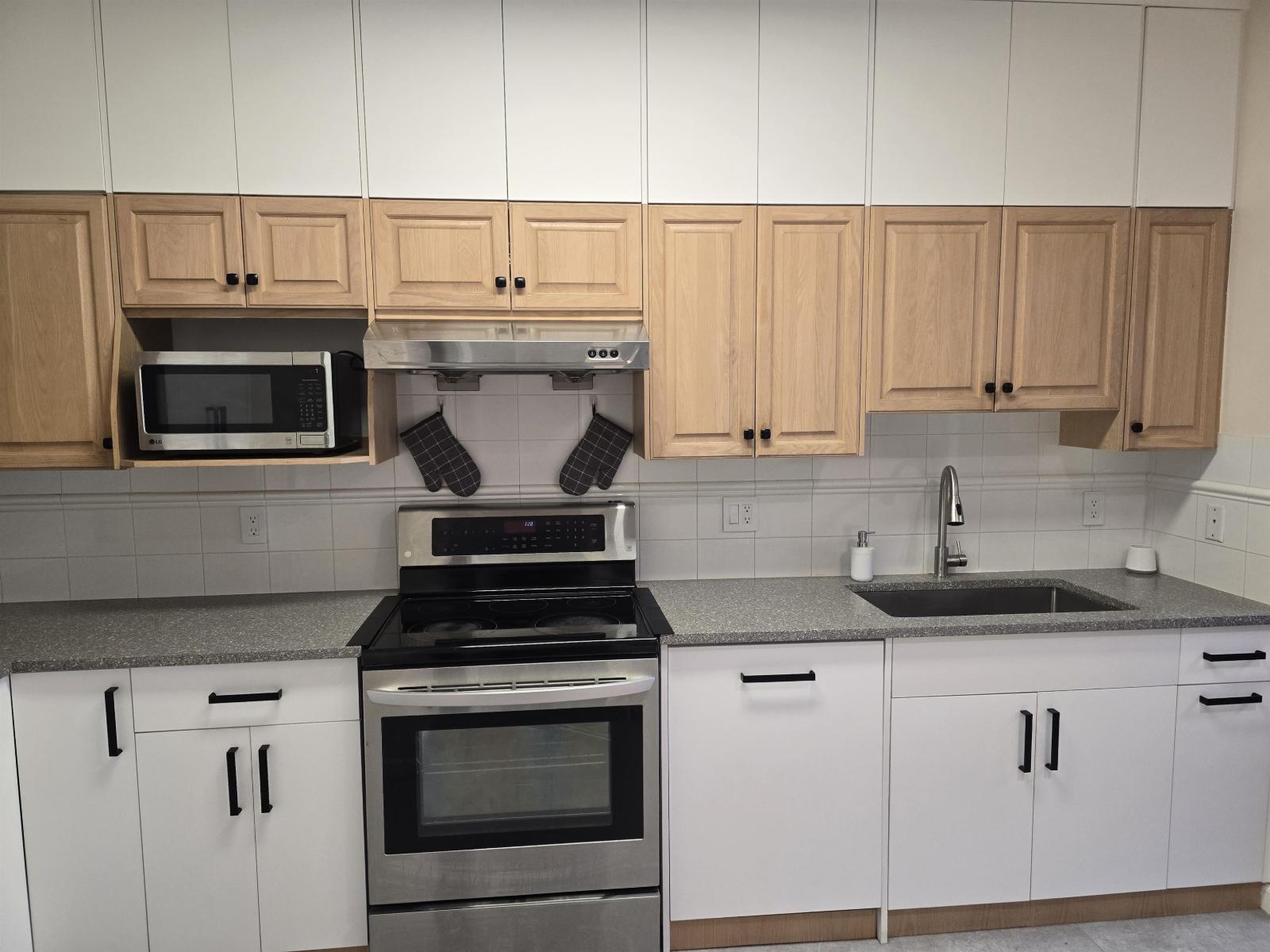 406 13860 70 Avenue, Surrey, British Columbia  V3W 0S1 - Photo 8 - R3076638