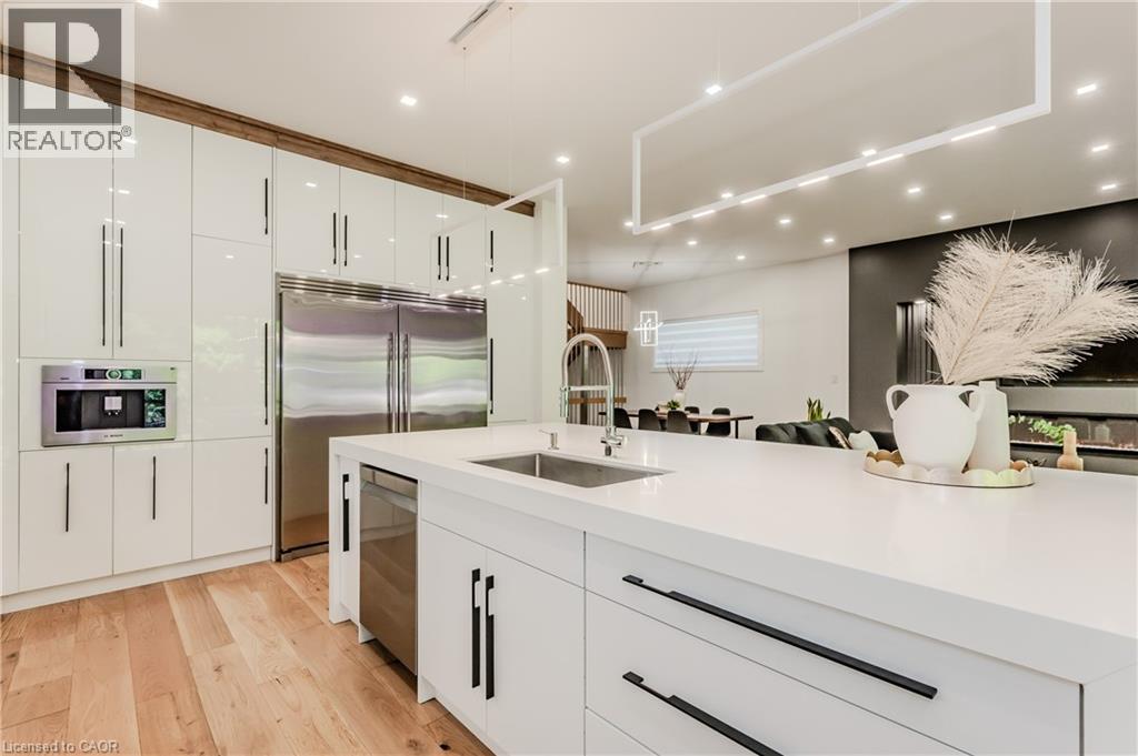 320 Otterbein Road, Kitchener, Ontario  N2B 0A7 - Photo 16 - 40803812