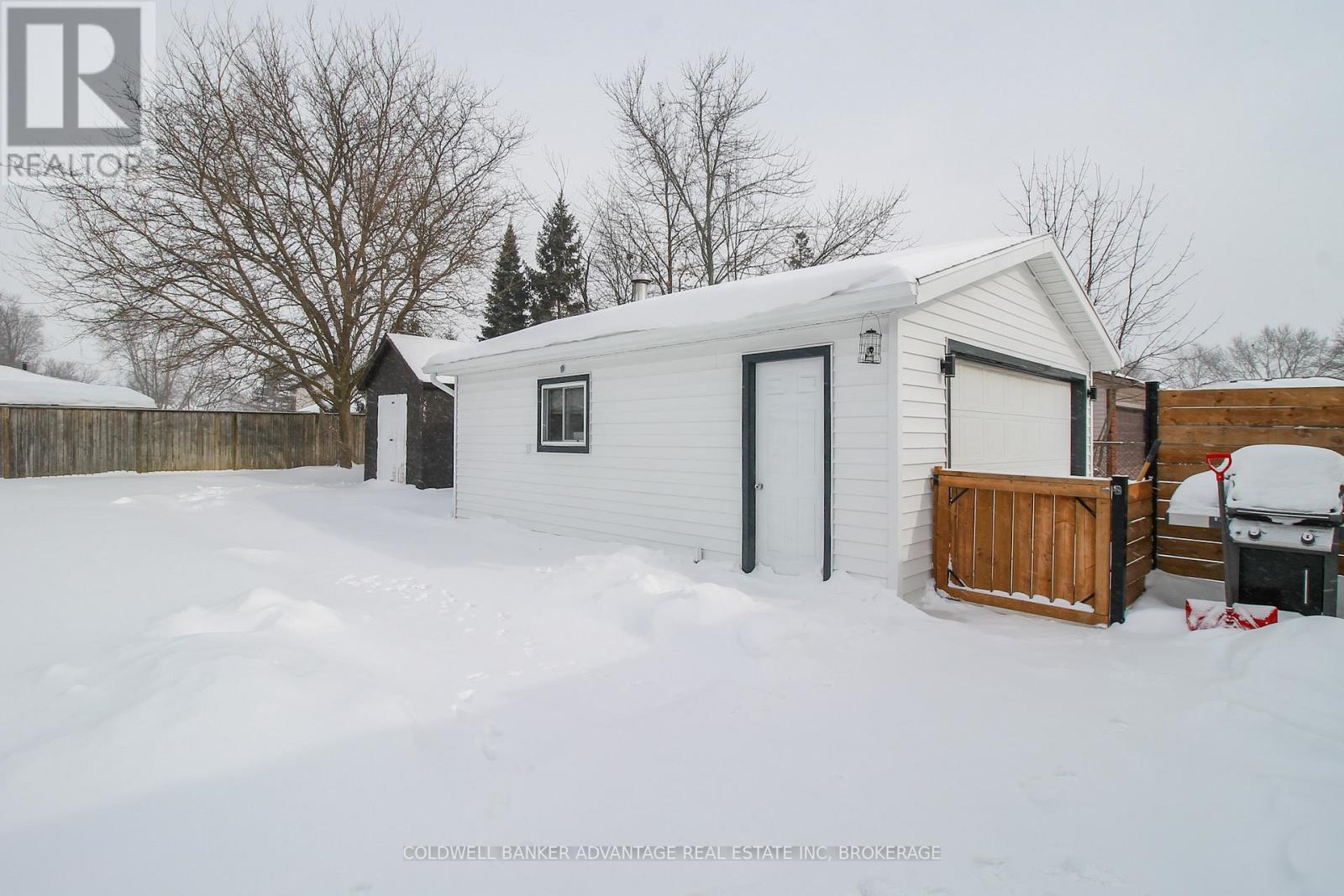 42 Newleaf Crescent, Welland, Ontario  L3C 6B4 - Photo 6 - X12777298