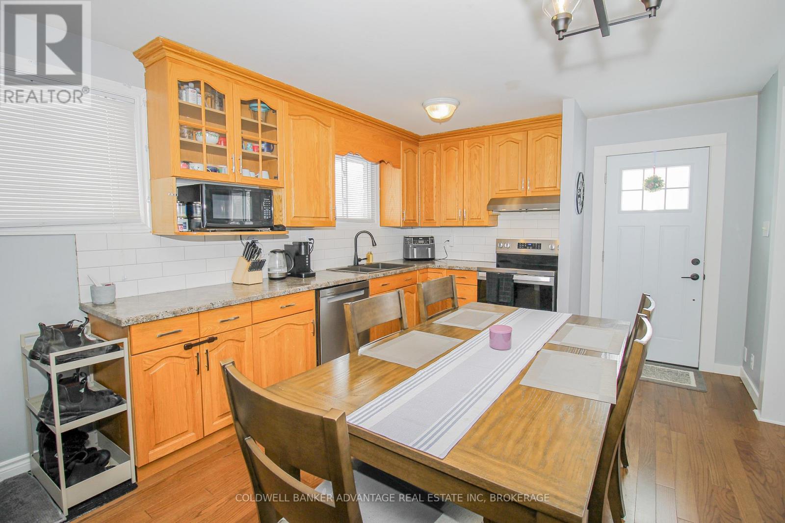 42 Newleaf Crescent, Welland, Ontario  L3C 6B4 - Photo 7 - X12777298