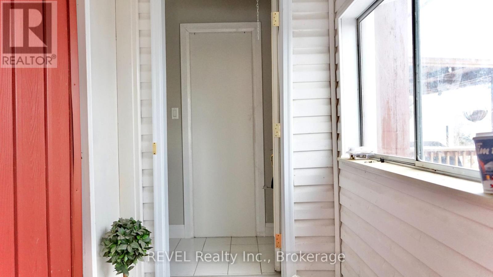 Lower - 26 Belton Boulevard, St. Catharines, Ontario  L2T 3N6 - Photo 3 - X12777328