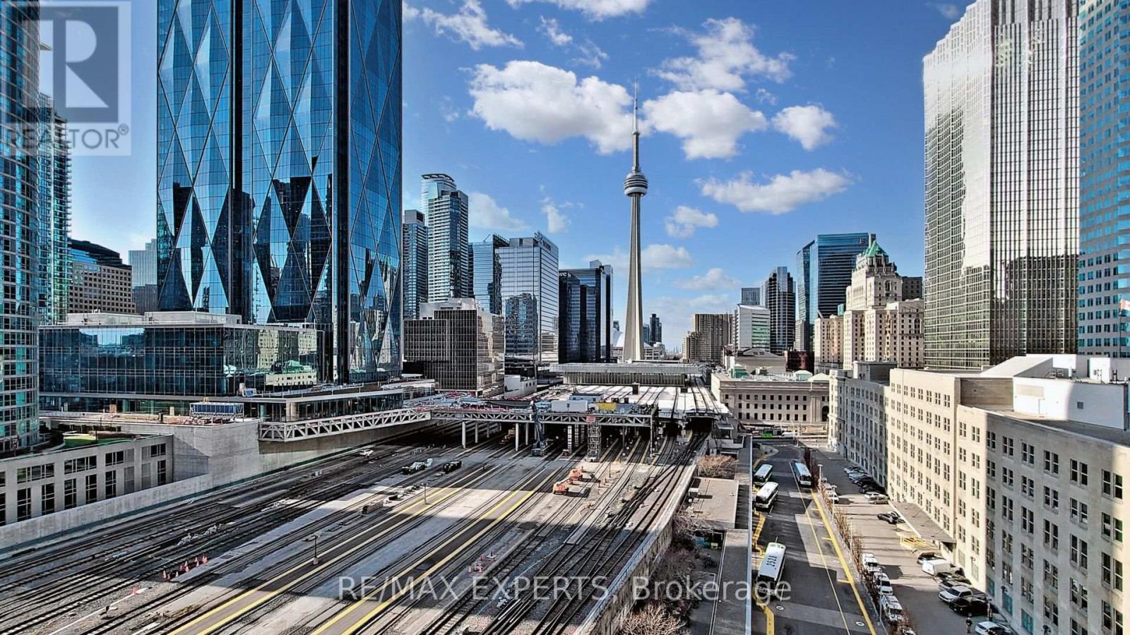 2305 - 1 The Esplanade Drive, Toronto, Ontario  M5E 0A8 - Photo 6 - C12777304