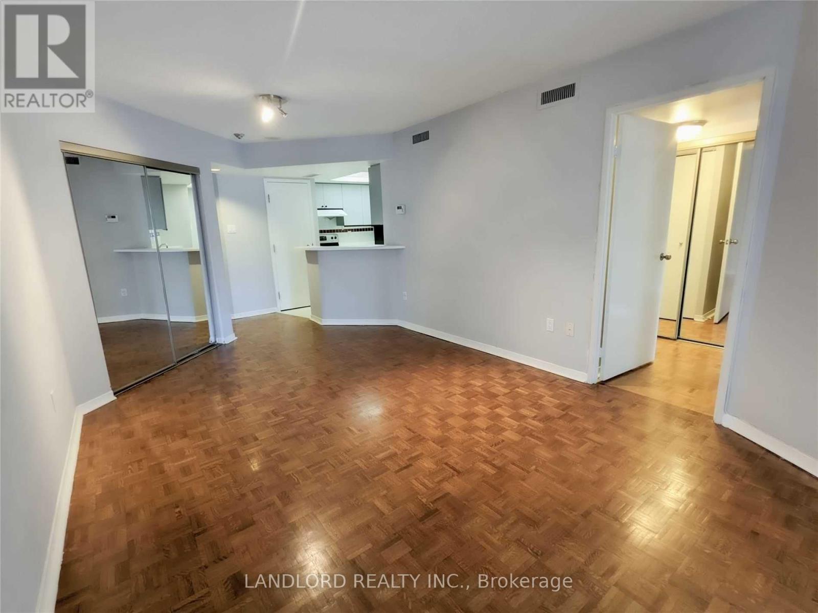 907 - 1001 BAY STREET, Toronto, Ontario