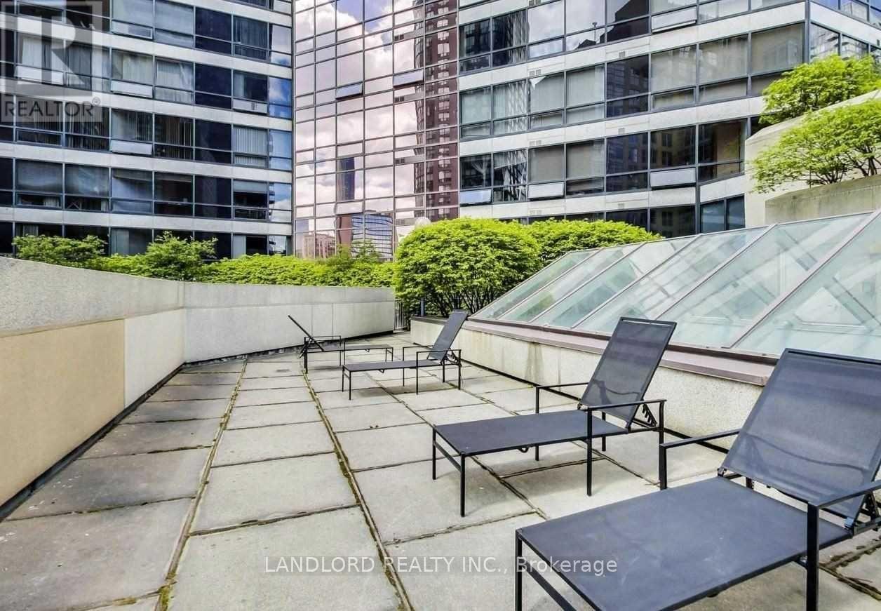 907 - 1001 Bay Street, Toronto, Ontario  M5S 3A6 - Photo 15 - C12777354