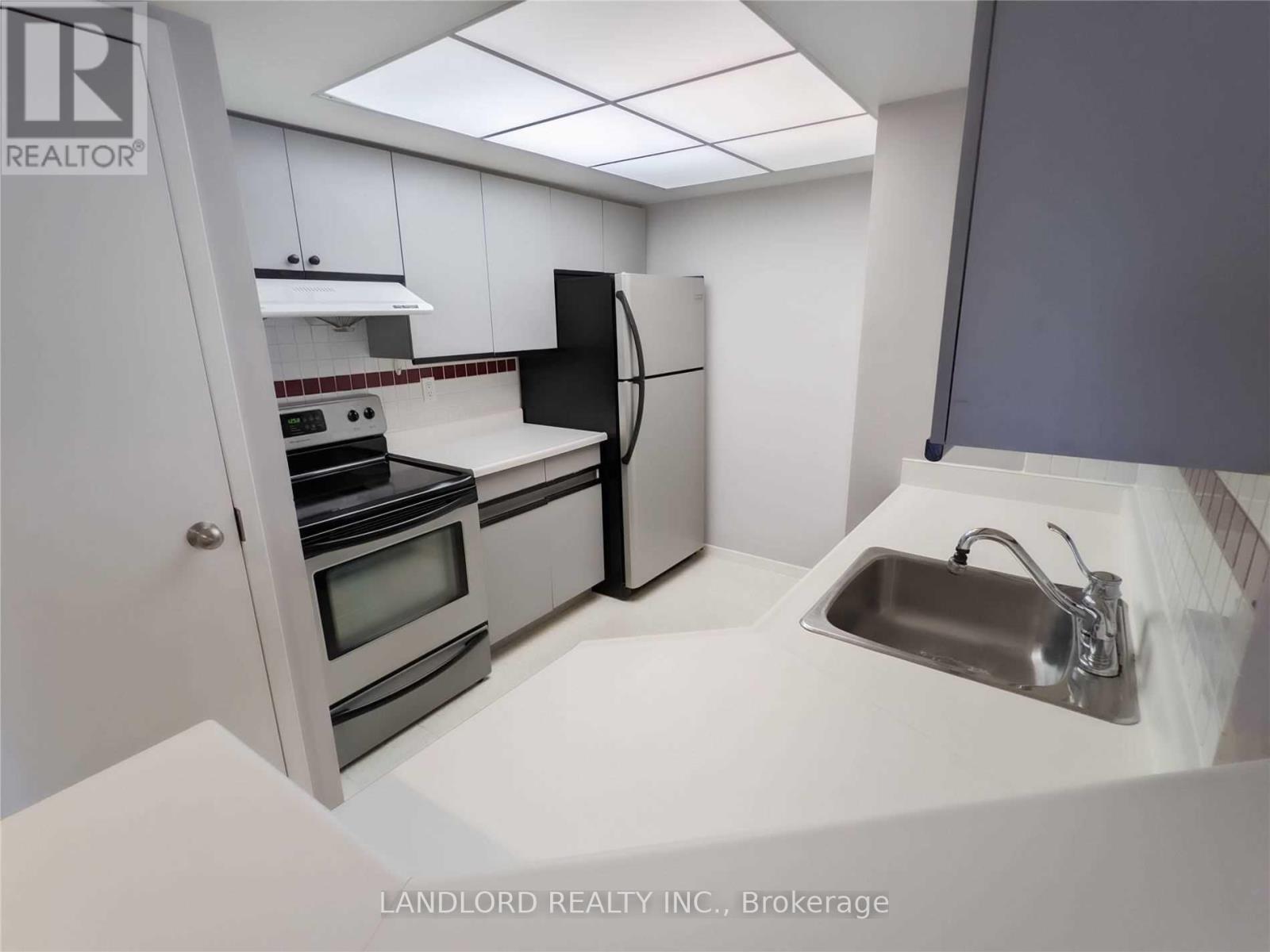 907 - 1001 Bay Street, Toronto, Ontario  M5S 3A6 - Photo 3 - C12777354