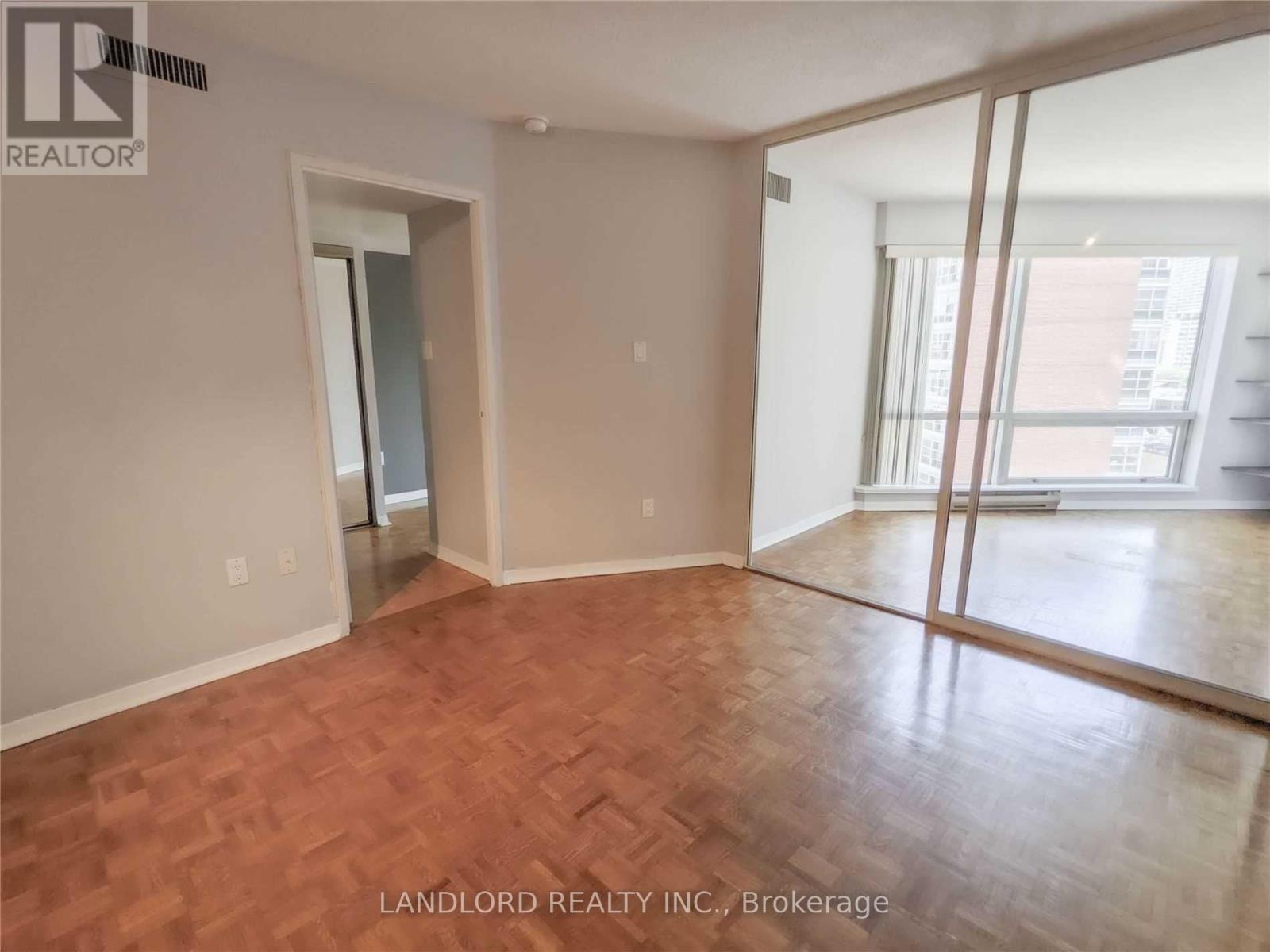 907 - 1001 Bay Street, Toronto, Ontario  M5S 3A6 - Photo 6 - C12777354