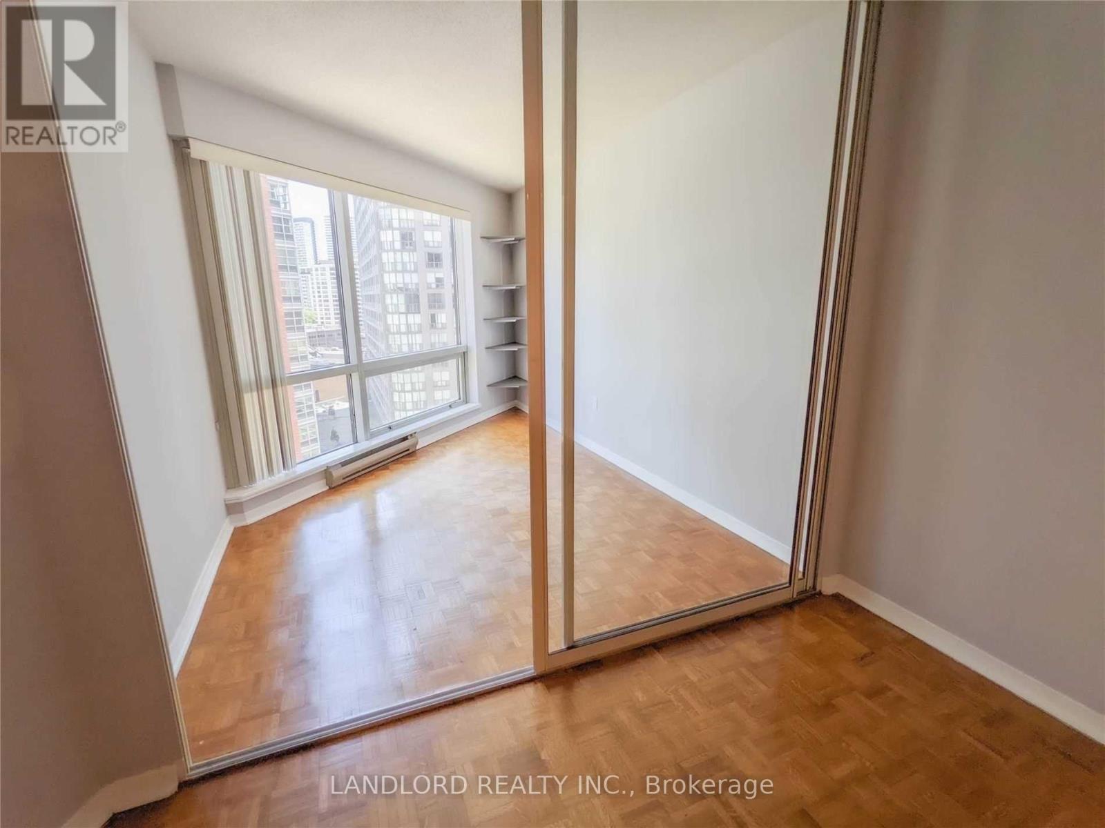 907 - 1001 Bay Street, Toronto, Ontario  M5S 3A6 - Photo 7 - C12777354