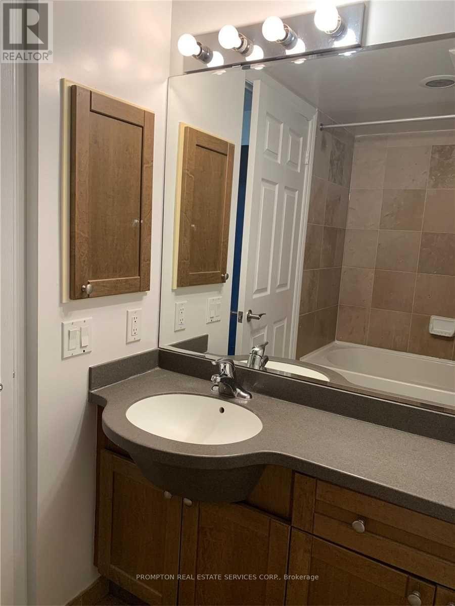 3312 - 763 Bay Street, Toronto, Ontario  M5G 2R3 - Photo 11 - C12777398