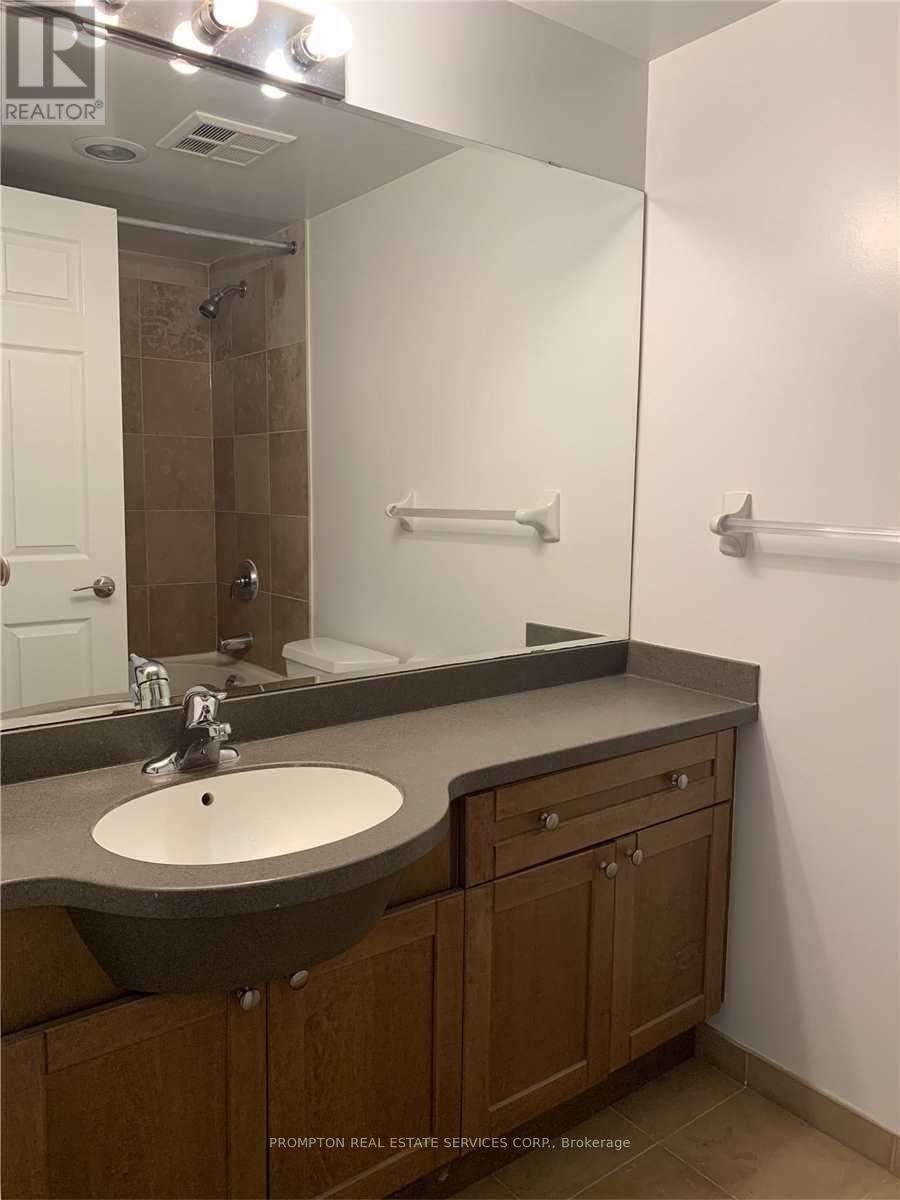 3312 - 763 Bay Street, Toronto, Ontario  M5G 2R3 - Photo 12 - C12777398