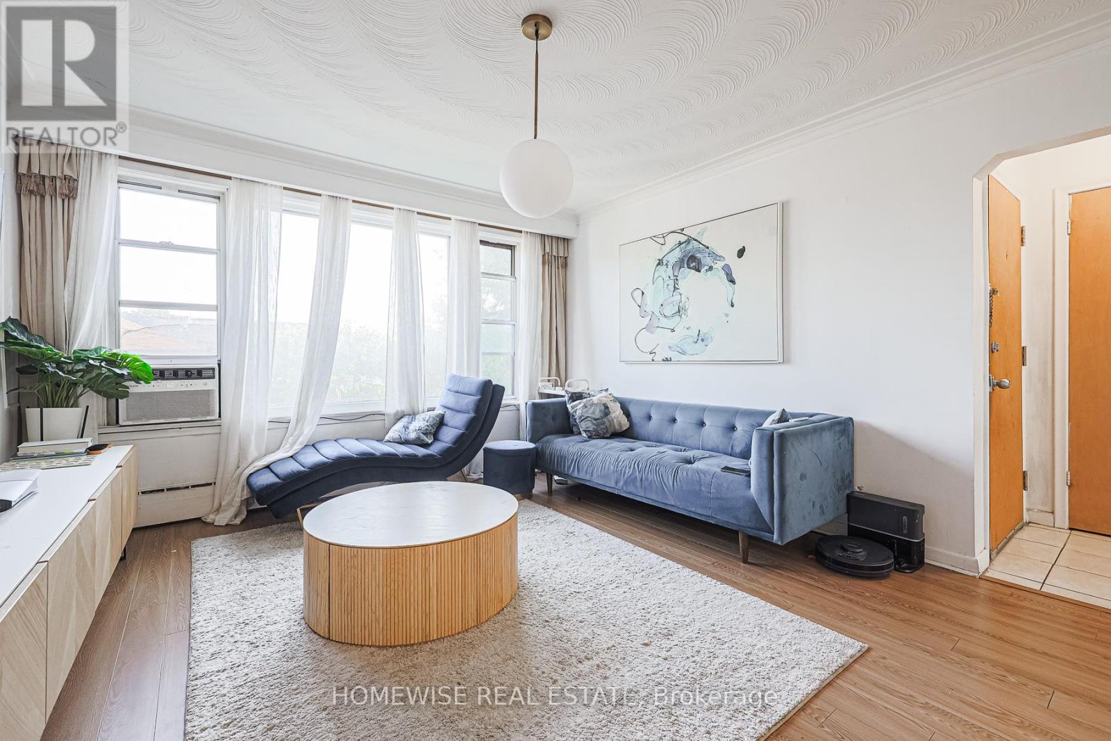 4 Lanark Avenue, Toronto, Ontario  M6C 2B3 - Photo 11 - C12777428