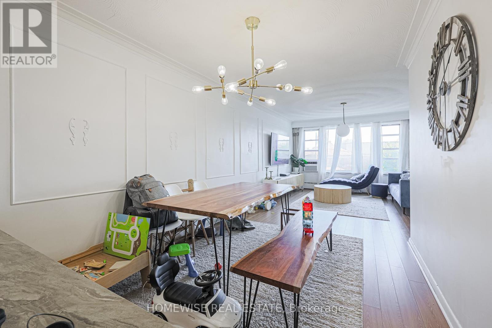 4 Lanark Avenue, Toronto, Ontario  M6C 2B3 - Photo 12 - C12777428