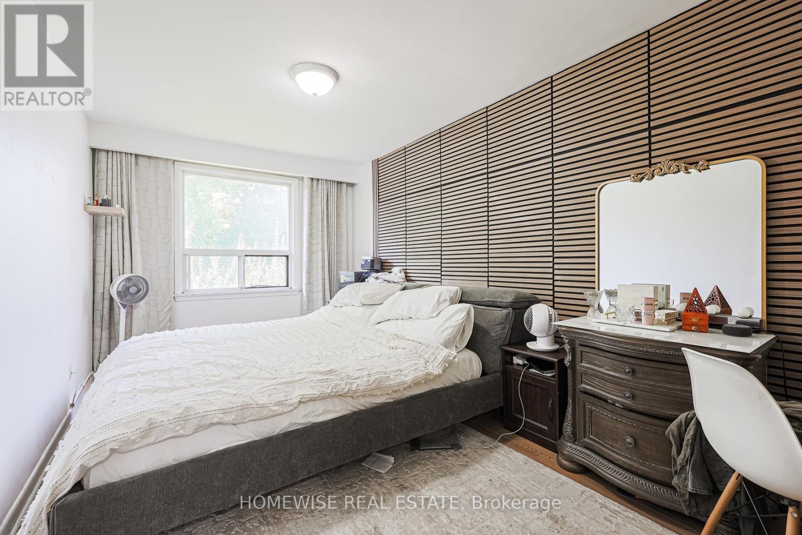 4 Lanark Avenue, Toronto, Ontario  M6C 2B3 - Photo 13 - C12777428