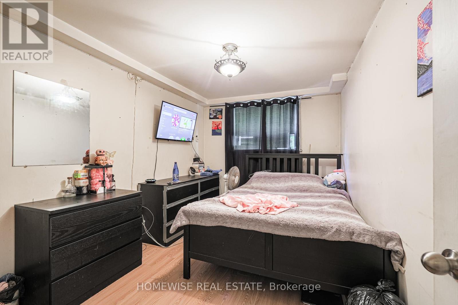 4 Lanark Avenue, Toronto, Ontario  M6C 2B3 - Photo 19 - C12777428