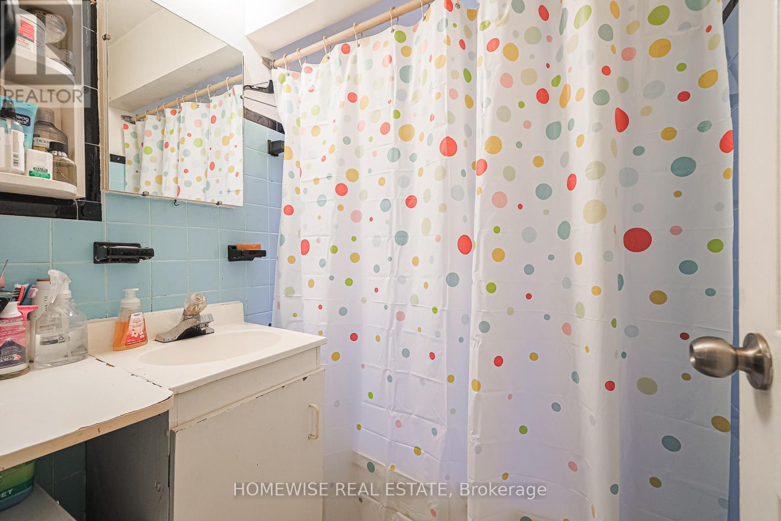 4 Lanark Avenue, Toronto, Ontario  M6C 2B3 - Photo 20 - C12777428