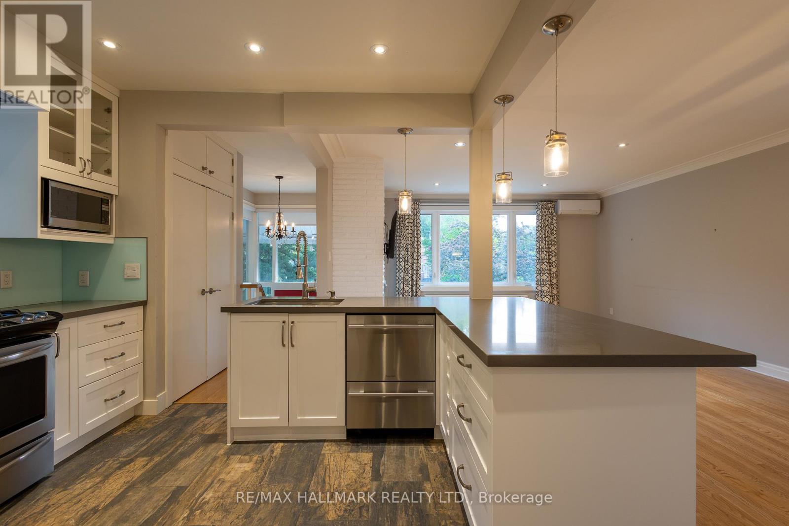 Main Fl - 96 Glen Davis Crescent, Toronto, Ontario  M4E 1X5 - Photo 10 - E12777308