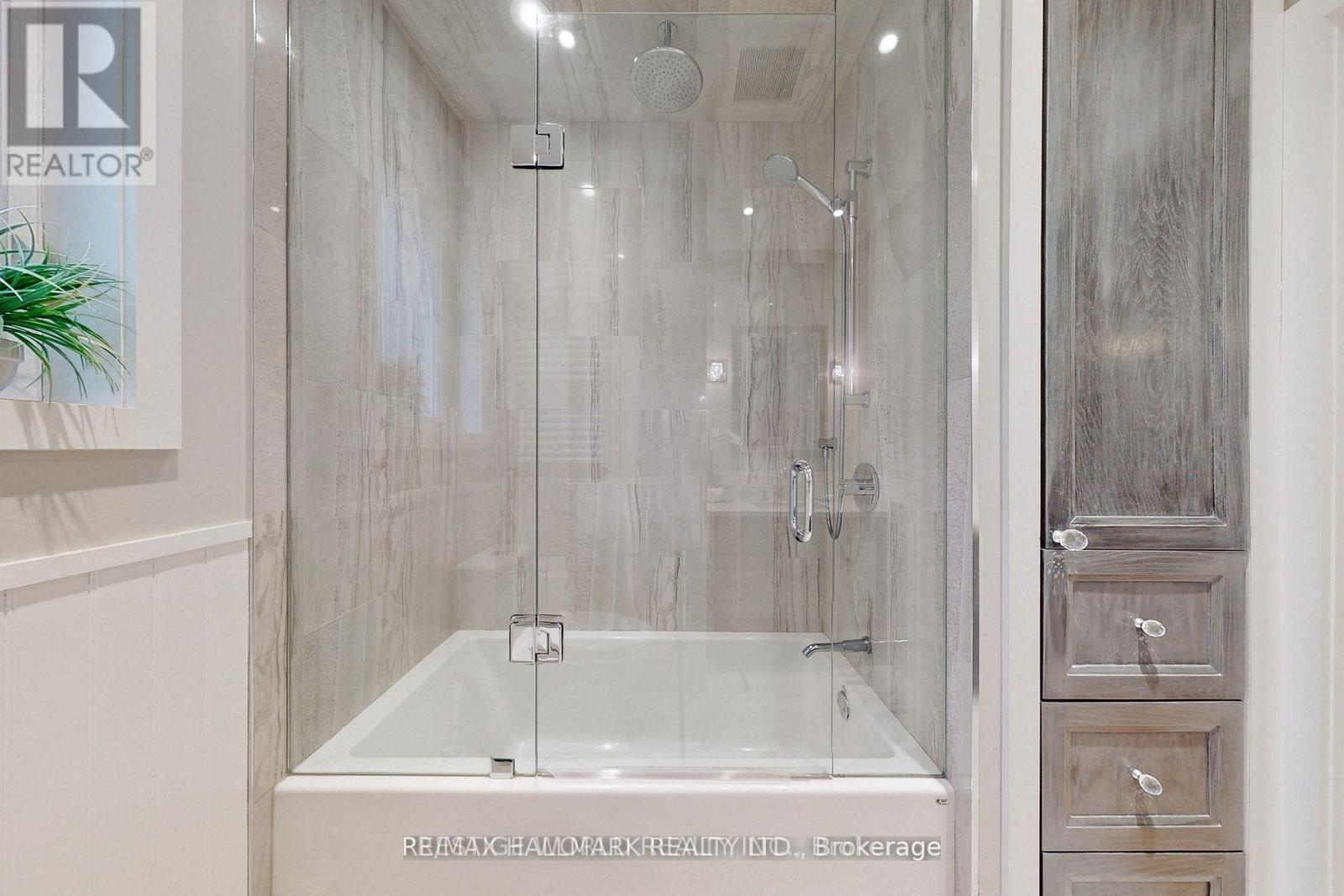 Main Fl - 96 Glen Davis Crescent, Toronto, Ontario  M4E 1X5 - Photo 24 - E12777308