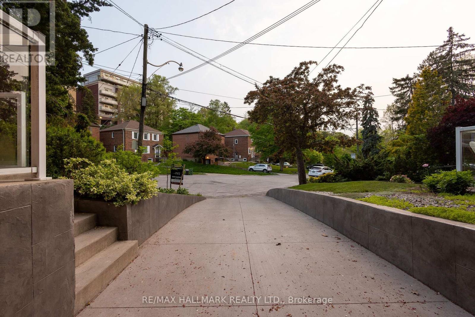 Main Fl - 96 Glen Davis Crescent, Toronto, Ontario  M4E 1X5 - Photo 28 - E12777308