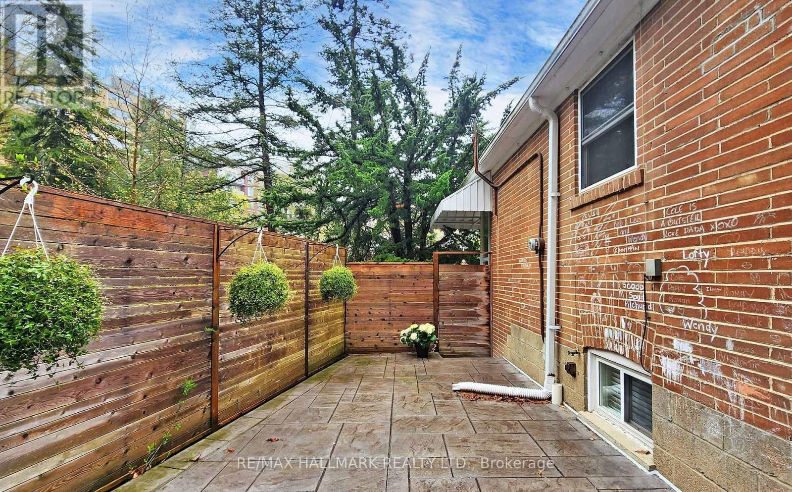 Main Fl - 96 Glen Davis Crescent, Toronto, Ontario  M4E 1X5 - Photo 29 - E12777308