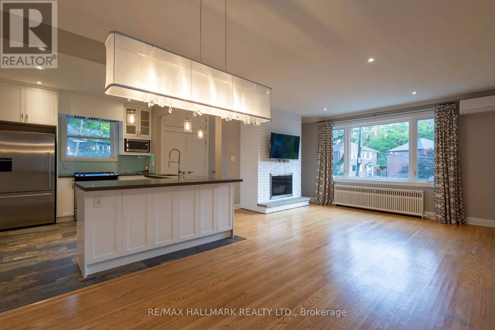 Main Fl - 96 Glen Davis Crescent, Toronto, Ontario  M4E 1X5 - Photo 7 - E12777308