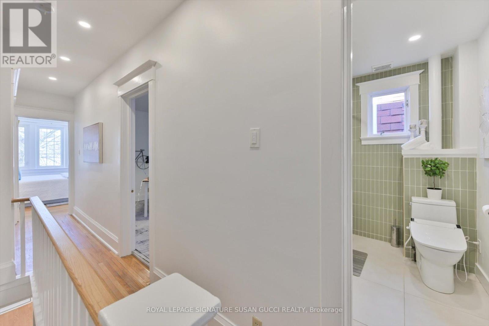 925 Greenwood Avenue, Toronto, Ontario  M4J 4C2 - Photo 14 - E12777356